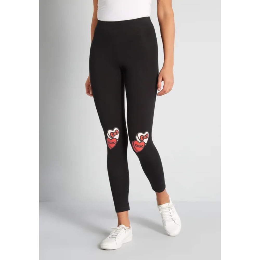 Modcloth x Hello Kitty Leggings Heart & Bow Knees